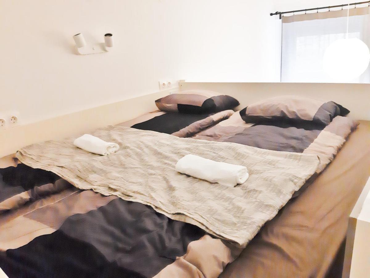Bright Side Apartment Будапеща Екстериор снимка