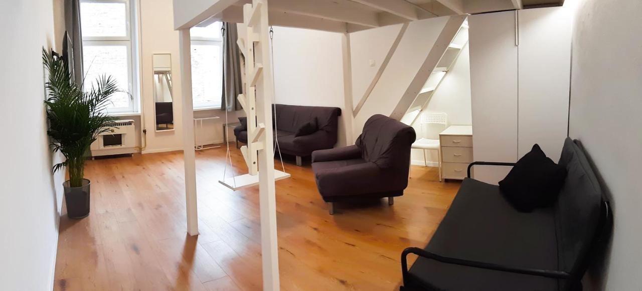 Bright Side Apartment Будапеща Екстериор снимка