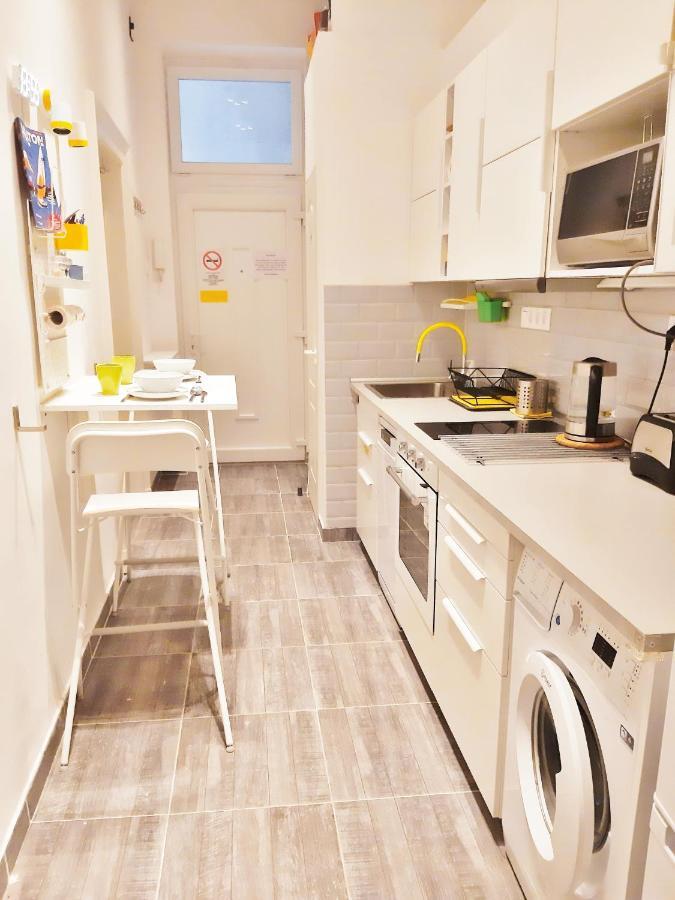 Bright Side Apartment Будапеща Екстериор снимка
