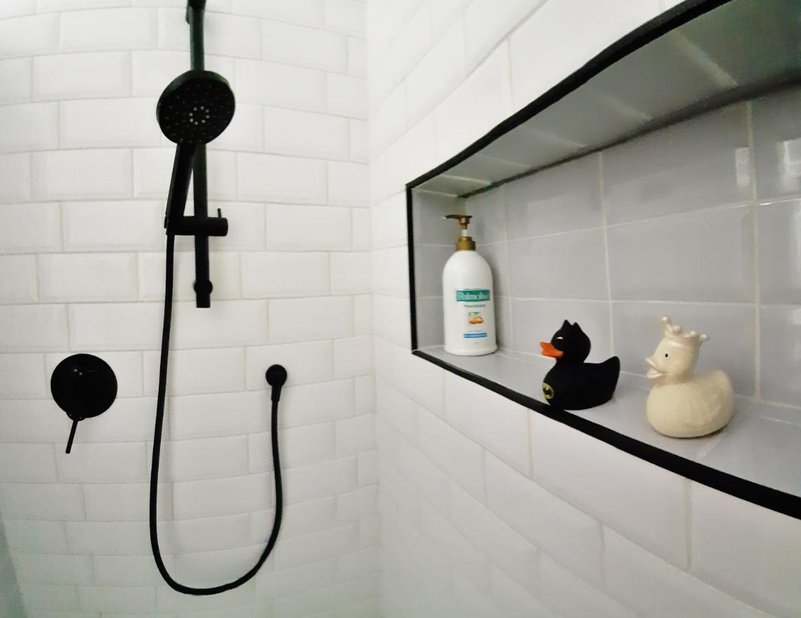 Bright Side Apartment Будапеща Екстериор снимка